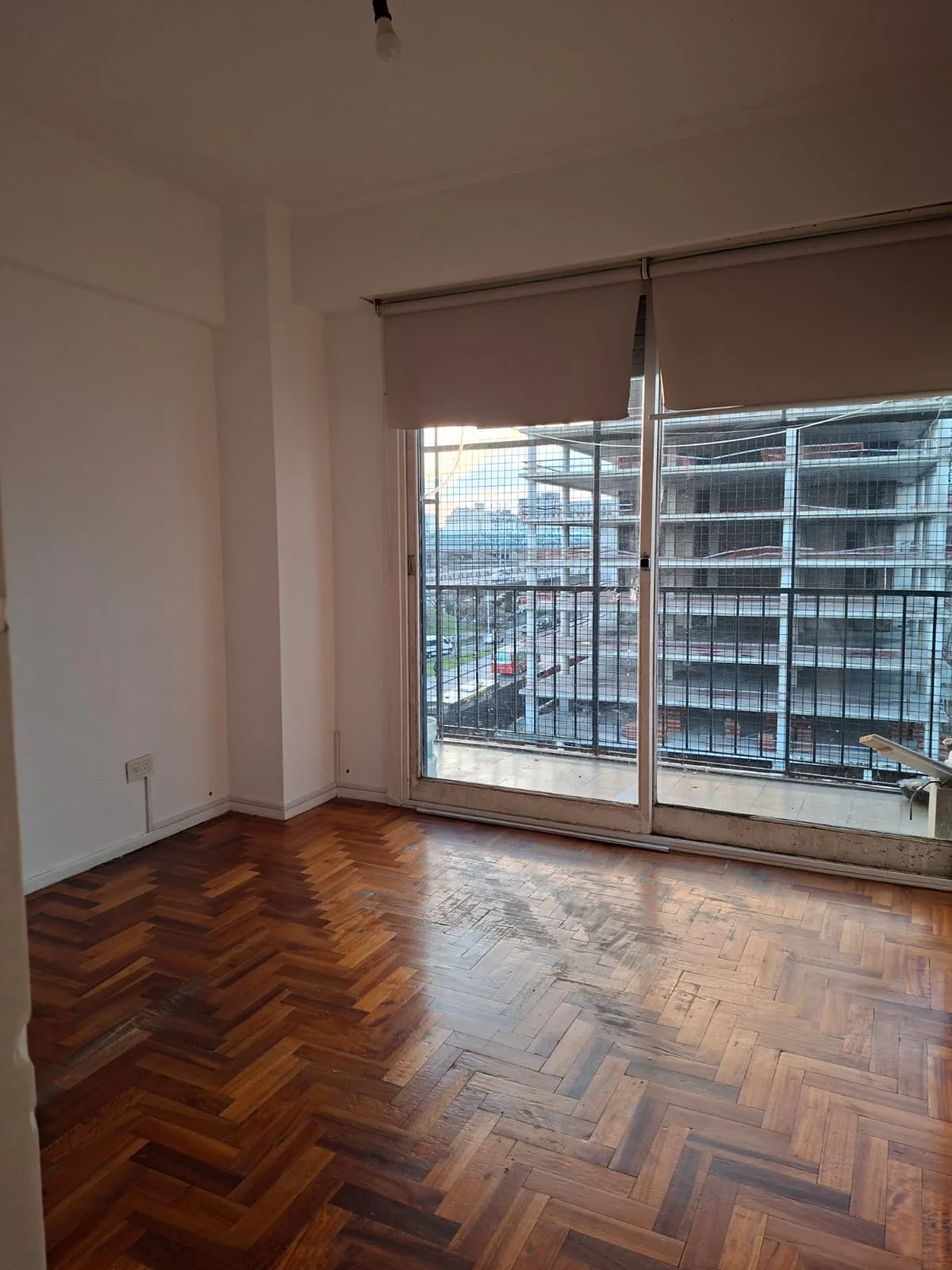 Disponible departamento de 4 Amb + Cochera y Balcón