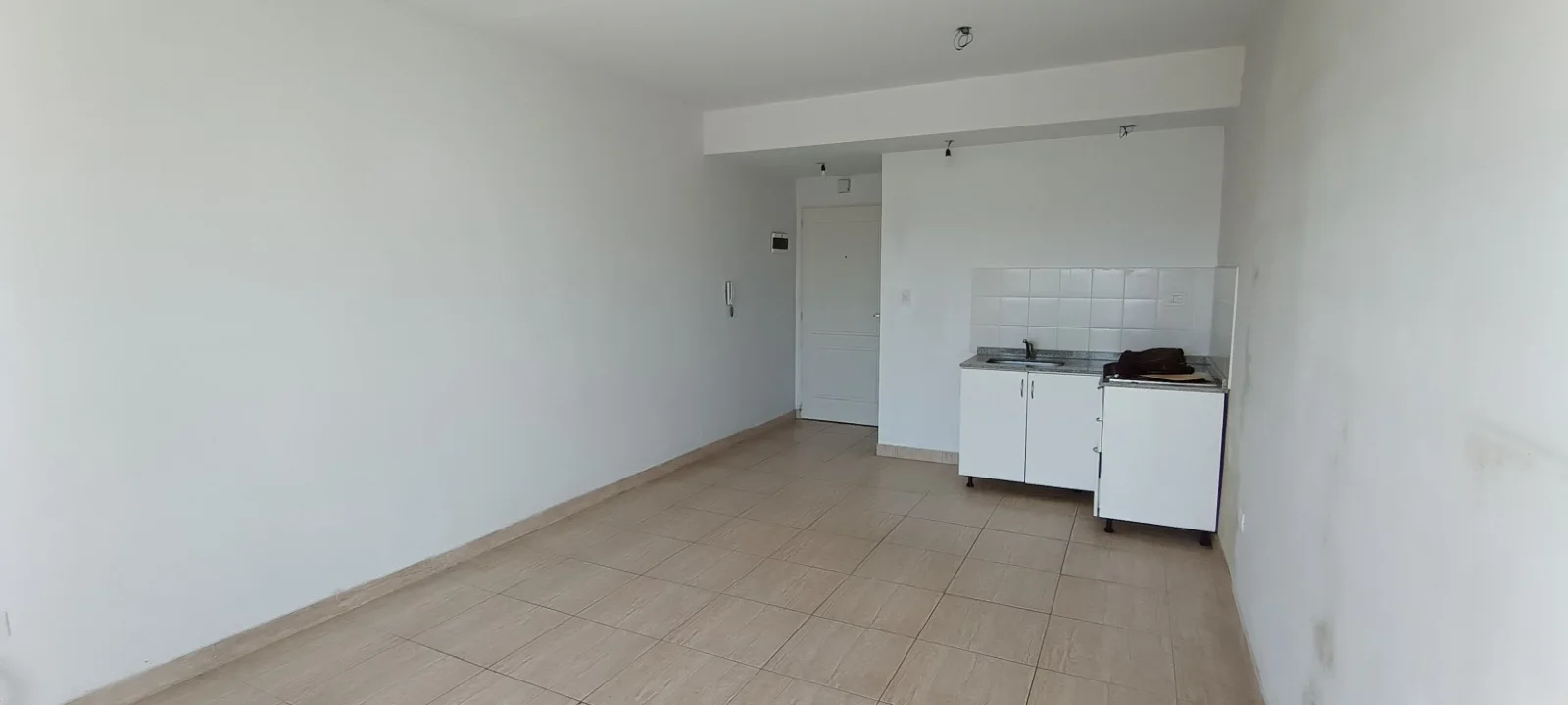 ▶️ ¡DISPONIBLE! 1 ambiente en alquiler.