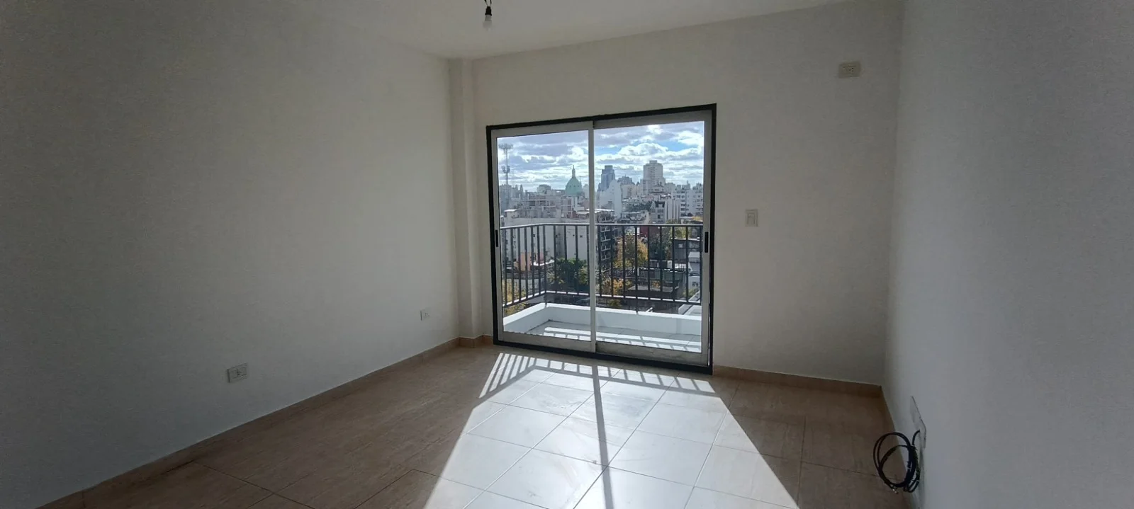 ▶️ ¡DISPONIBLE! 1 ambiente en alquiler.