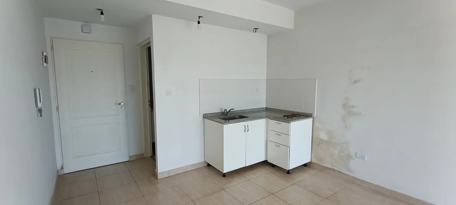 ▶️ ¡DISPONIBLE! 1 ambiente en alquiler.